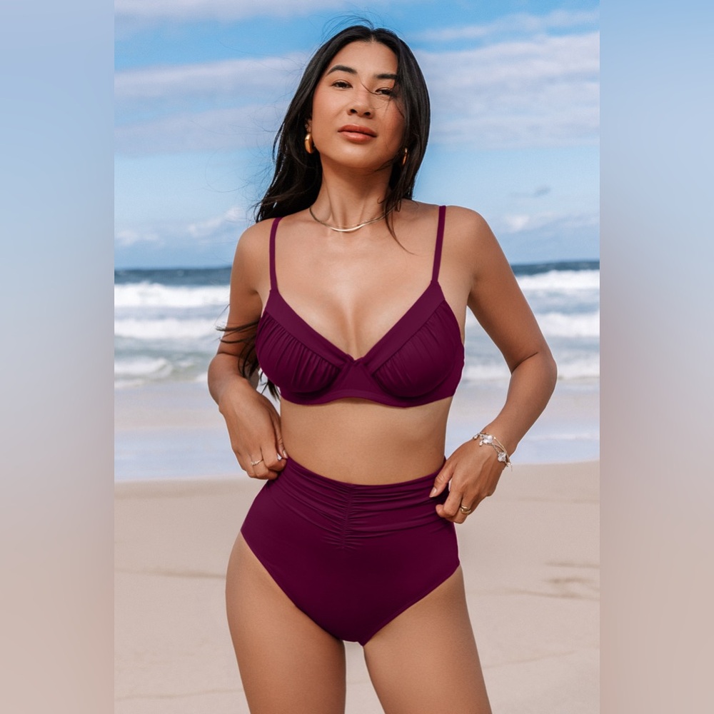 CUPSHE Slim Sculpt Super Bloom Plunging Bikini Top & High Rise Bottoms Set